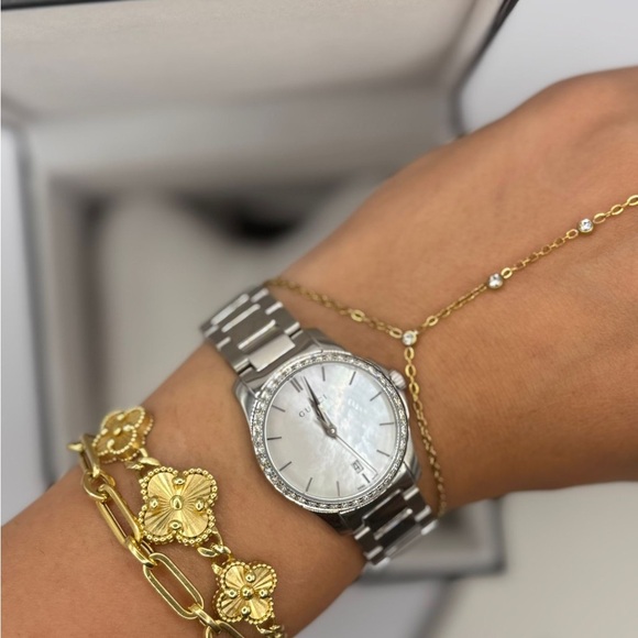 Gucci Mother of Pearl Diamond Watch - Picture 6 of 11